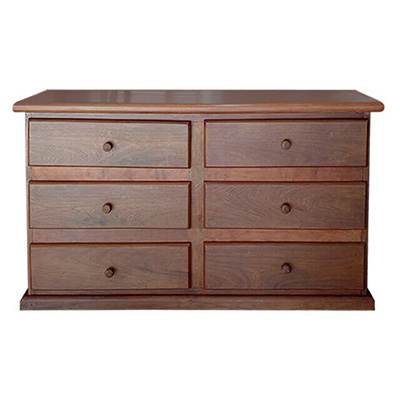 C�moda de madera cl�sica