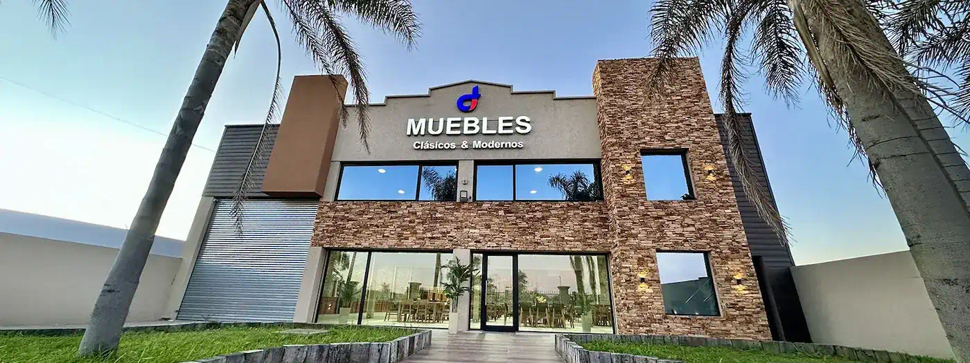 Showroom de muebles de algarrobo en Lujan