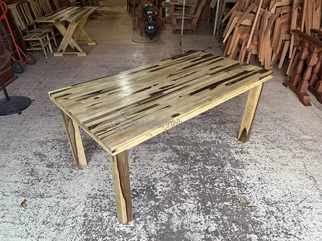 Mesa de Madera de Guayubira Estilo Campo